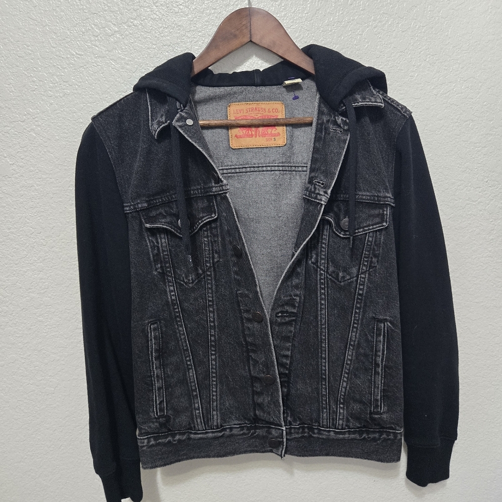 Levi's hybrid trucker jacket black denim hoodie button up long sleeve